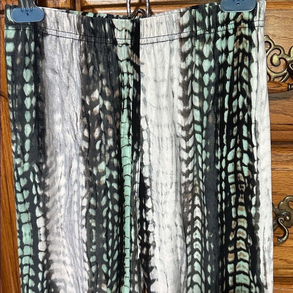 Soft Brushed Fabric Tie Dye Look Leggings - OS - Picture 3 of 10